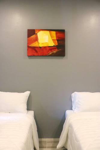 Hotel N&n House Laem Hin