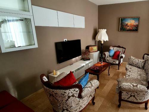 Arianna Apartments