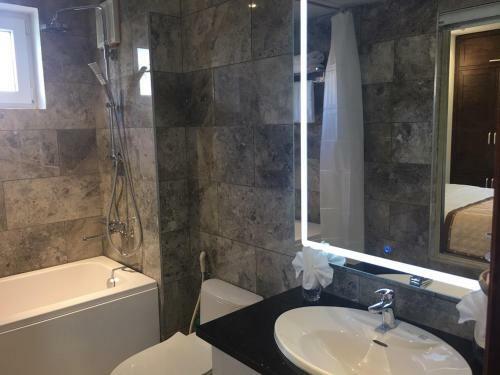 Apartamento Kh�ch S?n Quang Vinh