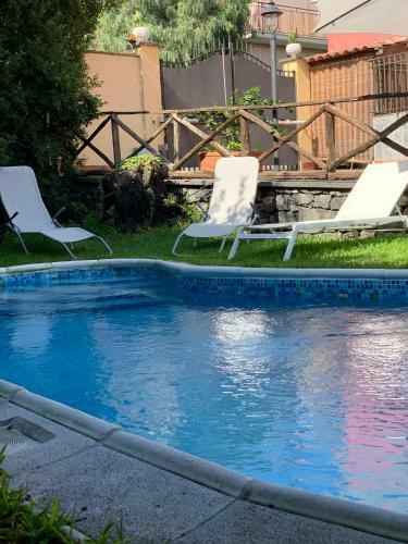 Casa Gino Petrulli Etna, Villa Con Piscina