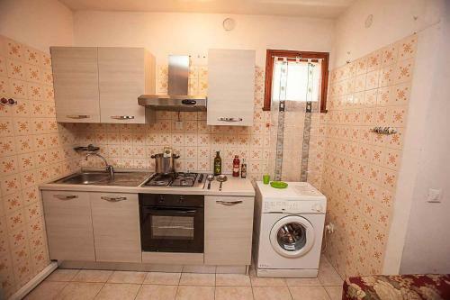 Apartment In Rosolina Mare 25069
