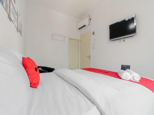 Hostal Reddoorz Plus Near Taman Rasuna Menteng