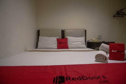 Hostal Reddoorz Near Rs Husada