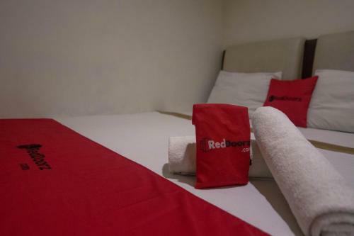 Hostal Reddoorz Near Rs Husada