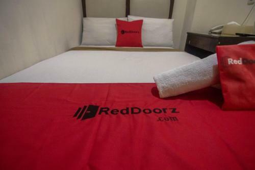 Hostal Reddoorz Near Rs Husada