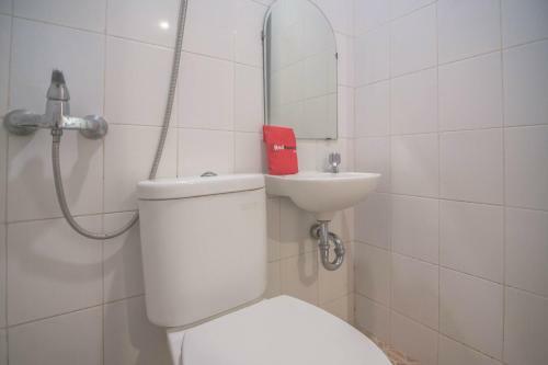 Hostal Reddoorz Near Rs Husada
