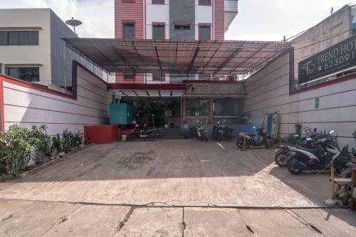 Hostal Reddoorz Near Rs Husada