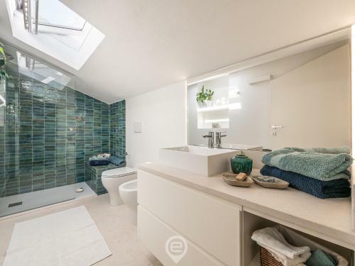 Panoramic Seaview Apartment - Near The Beach