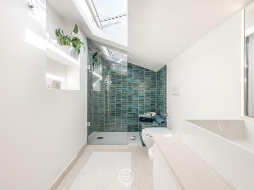Panoramic Seaview Apartment - Near The Beach