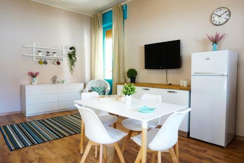 Seafront Aurelia Apartmen With Patio