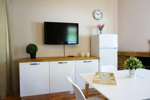 Seafront Aurelia Apartmen With Patio