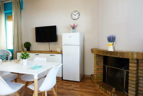 Seafront Aurelia Apartmen With Patio