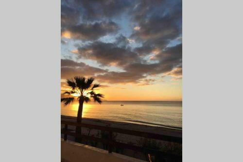 Villa By The Beach Sulla Spiaggia