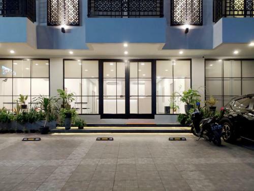 Hotel Front One Residence Syariah Mampang
