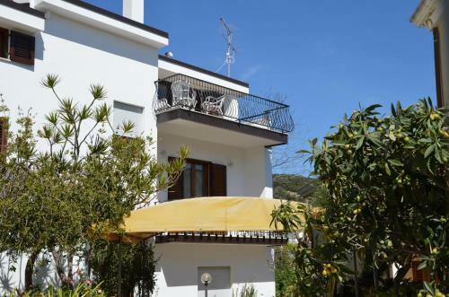 Hostal Anemone Guest House