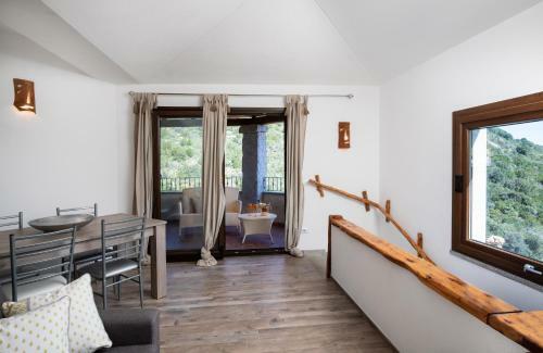 Emerald Valley Lux Apartments