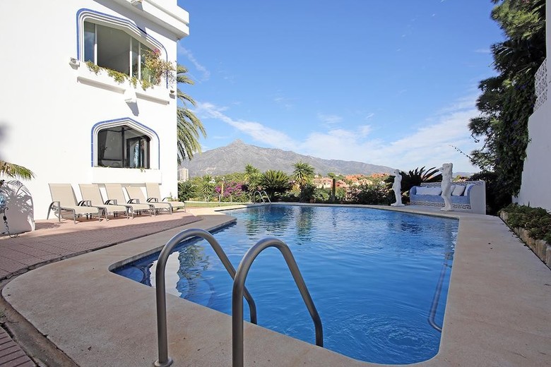 Villa Blanca Puerto Banus