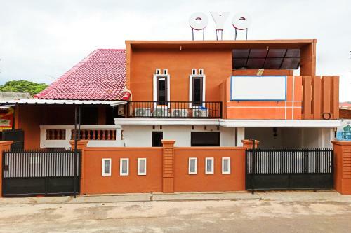 Hotel Vaccinated Staff - Oyo 2595 Lumungga Residence