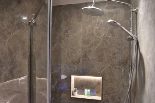 Royal Mediterania Garden Apartment, Central Park Mall