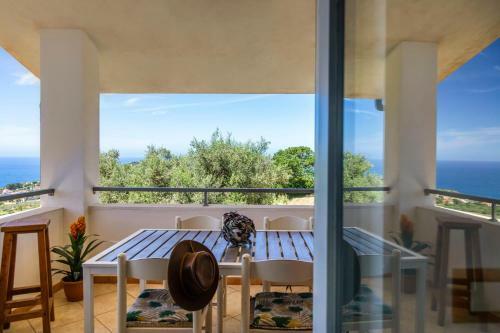 Hostal The Olive Tree - Seaview Apartment