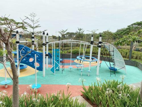 Cozy Stay @ Gold Coast Pik Sea View Apartment