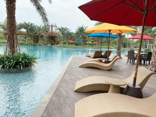 Cozy Stay @ Gold Coast Pik Sea View Apartment