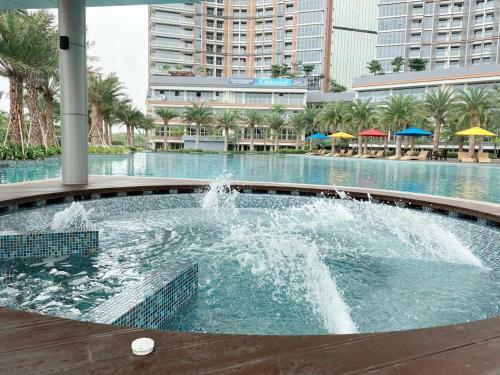 Cozy Stay @ Gold Coast Pik Sea View Apartment
