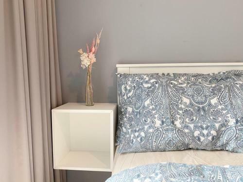 Cozy Stay @ Gold Coast Pik Sea View Apartment