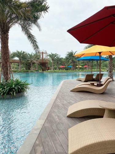 Cozy Stay @ Gold Coast Pik Sea View Apartment