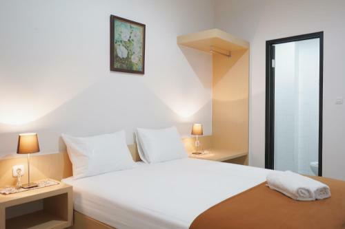 Hotel Urooms Panglima Polim