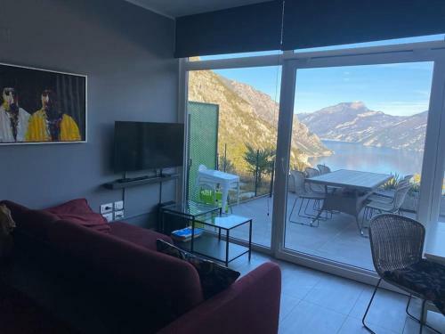Villa New House With Panoramic Views Over Lake Garda
