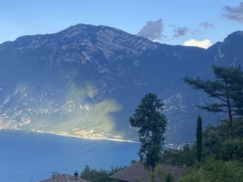 Villa New House With Panoramic Views Over Lake Garda