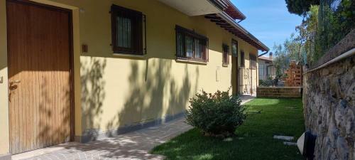 Apartamento Albergo Diffuso - Le Scuole Con Vista Lago
