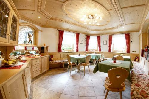 Bed & Breakfast Garni Crepaz