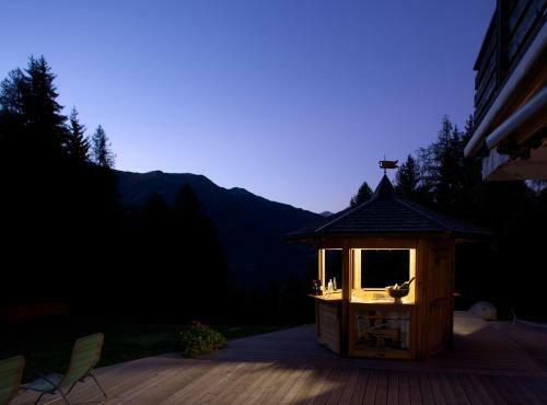 Hotel Alaska