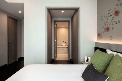 Three Bedroom Apartment, Fraser Place Setiabudi Jakarta