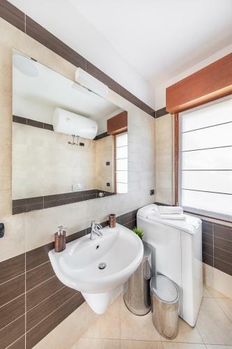 La Cascata Apartments With Pool By Wonderful Italy