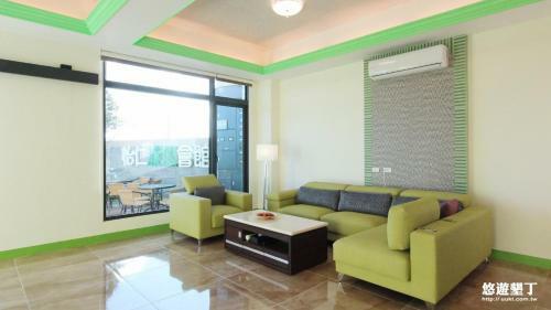 Yiren Hotel
