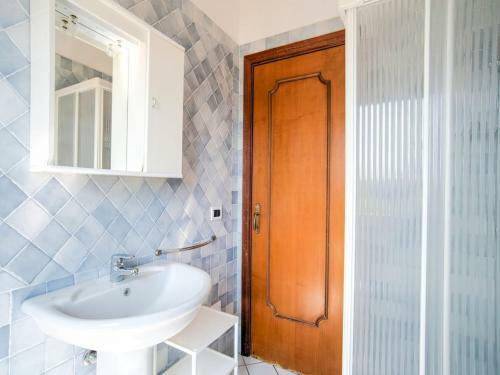 Serene Apartment In Marinella Near Beach