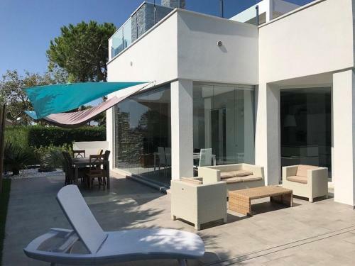 Super Villa With Private Pool In Isola Albarella