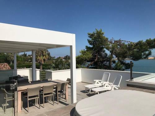 Super Villa With Private Pool In Isola Albarella