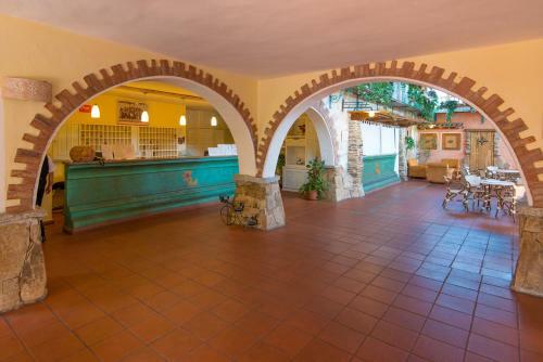 Hotel Agrustos Club