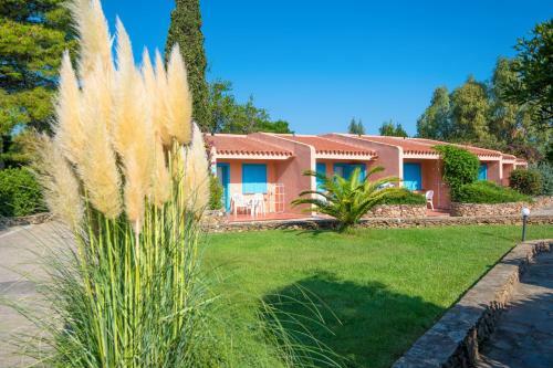 Hotel Agrustos Club