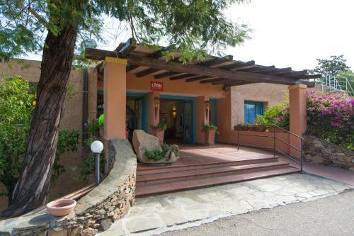 Hotel Agrustos Club