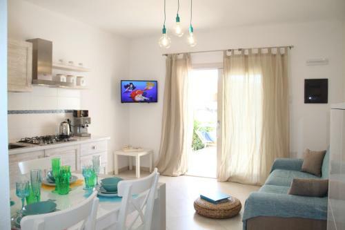 Mediterranean Sea Shell Pool House