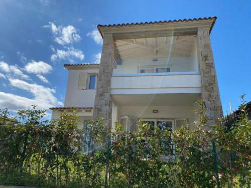R House II