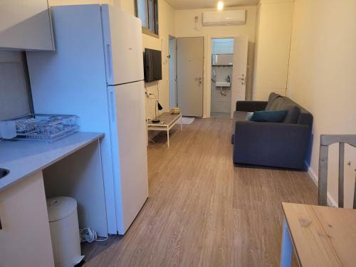Hostal Charming Modern Country Unit For Rent
