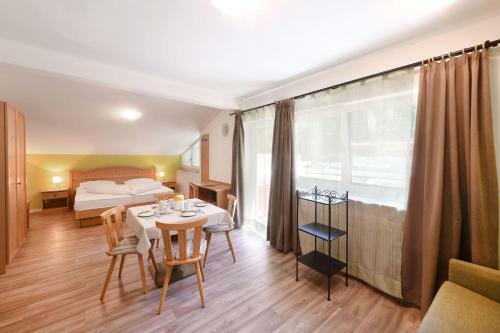 Texel Apartments & Pizzeria