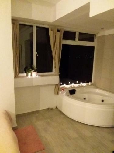 Lakeview Apartment