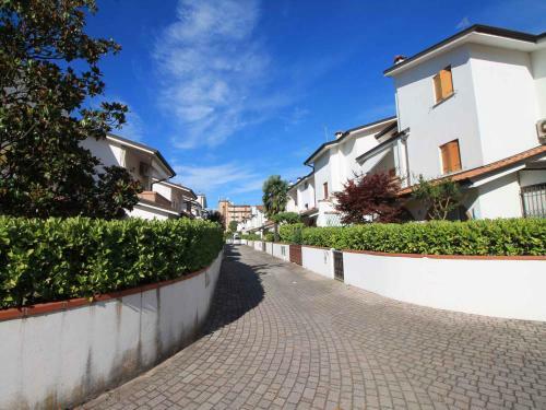 Apartment In Eraclea Mare 40811